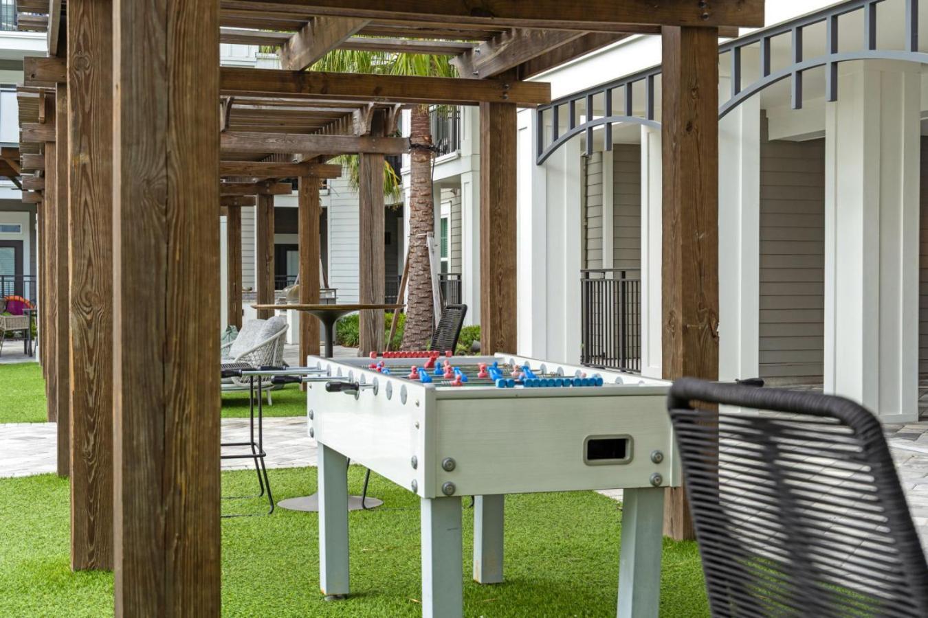 Sunny 2-Bed Oasis Pool And Gym In Apollo Beach Esterno foto