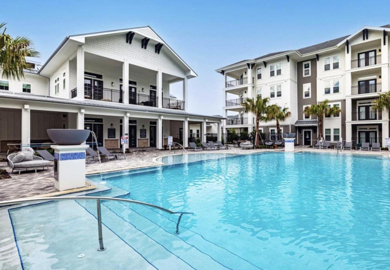 Sunny 2-Bed Oasis Pool And Gym In Apollo Beach Esterno foto